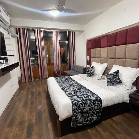 Hotel Senorita Srīnagar Esterno foto