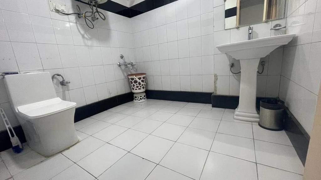 Hotel Senorita Srīnagar Esterno foto