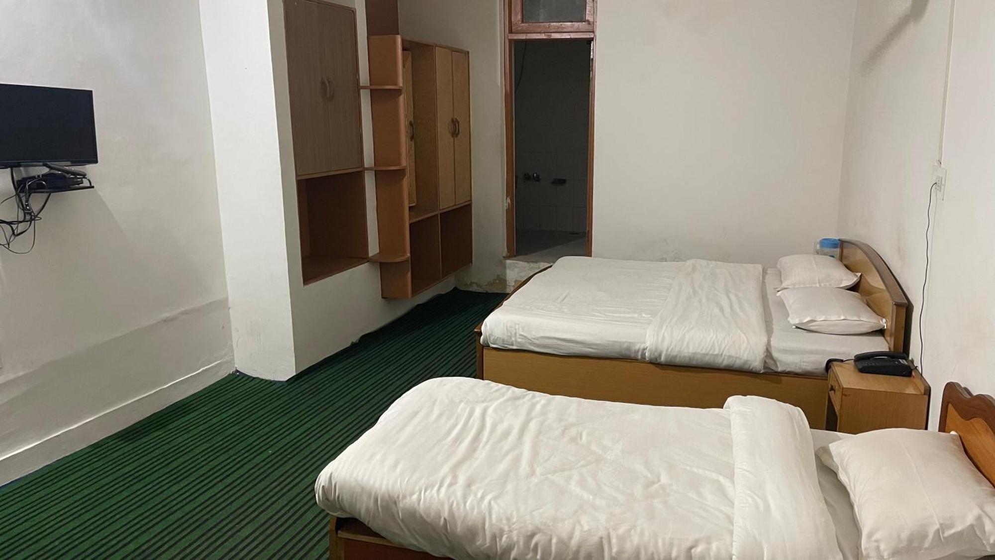 Hotel Senorita Srīnagar Esterno foto