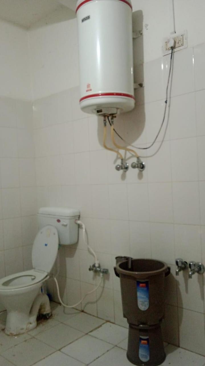 Hotel Senorita Srīnagar Esterno foto